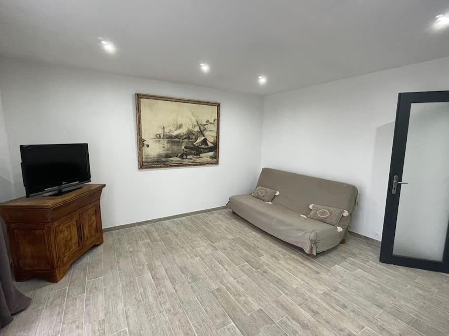 U Secondu Appart Neuf Spacieux Au Calme Aleria  Bagian luar foto